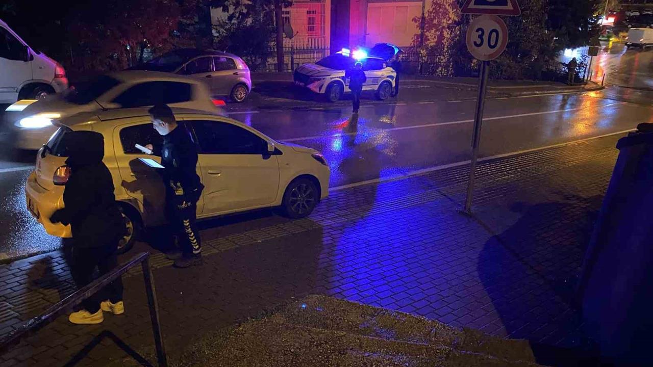 Bursa Mudanya'da Çarpışmanın Ardından Araç Olay Yerinden Kaçtı