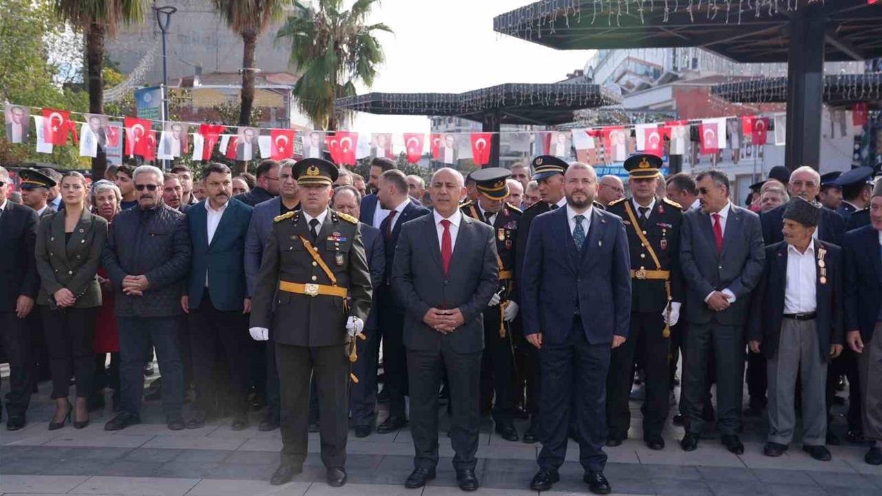 Arnavutköy'de Cumhuriyet Bayramı Coşku İçinde Kutlandı