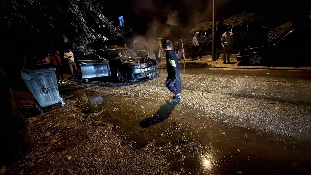 Konya Karapınar'da Seyir Halindeki Otomobilde Yangın Çıktı