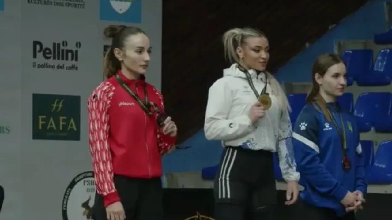 Milli Haltercilerimiz Arnavutluk'ta Kürsüden İnmiyor