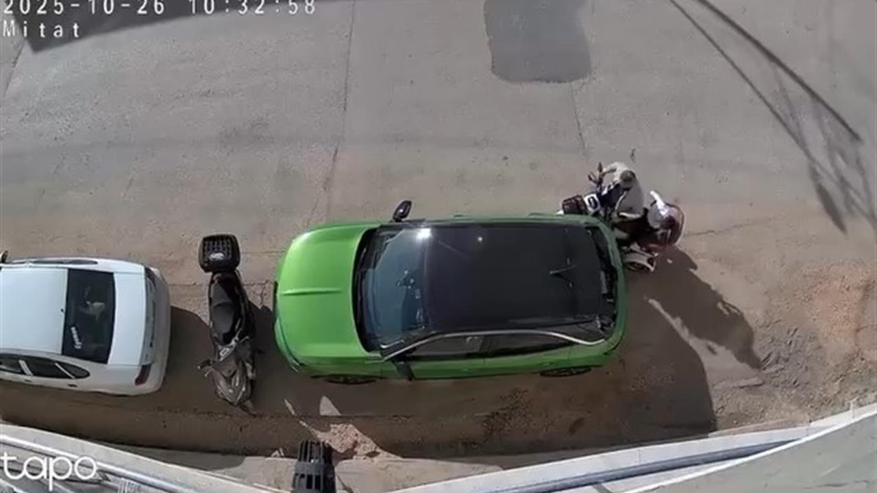 Bursa Karacabey'de Park Halindeki Araca Elektrikli Bisiklet Çarptı