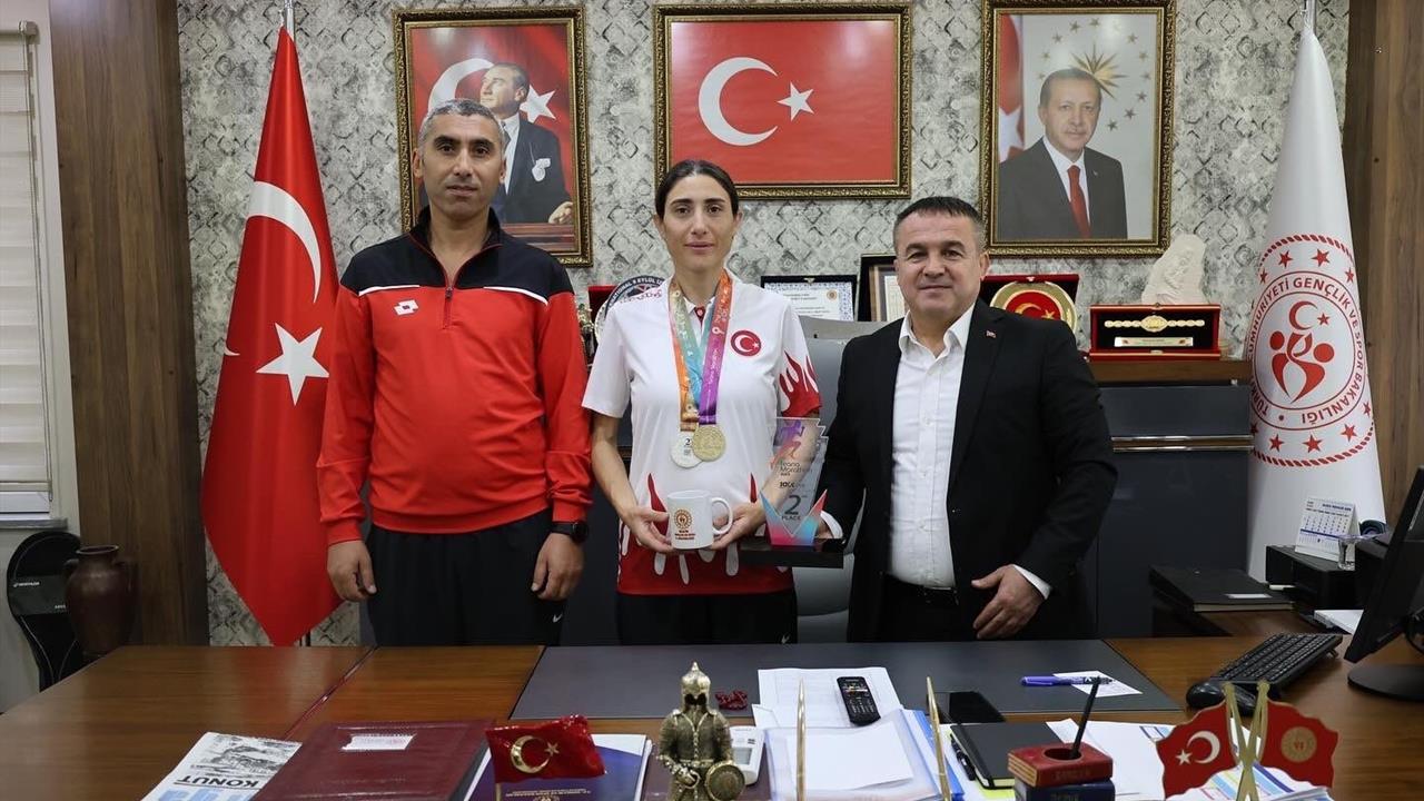 Bilecik'te Sebahat Demir, Tiran Maratonu'nda İkinci Oldu