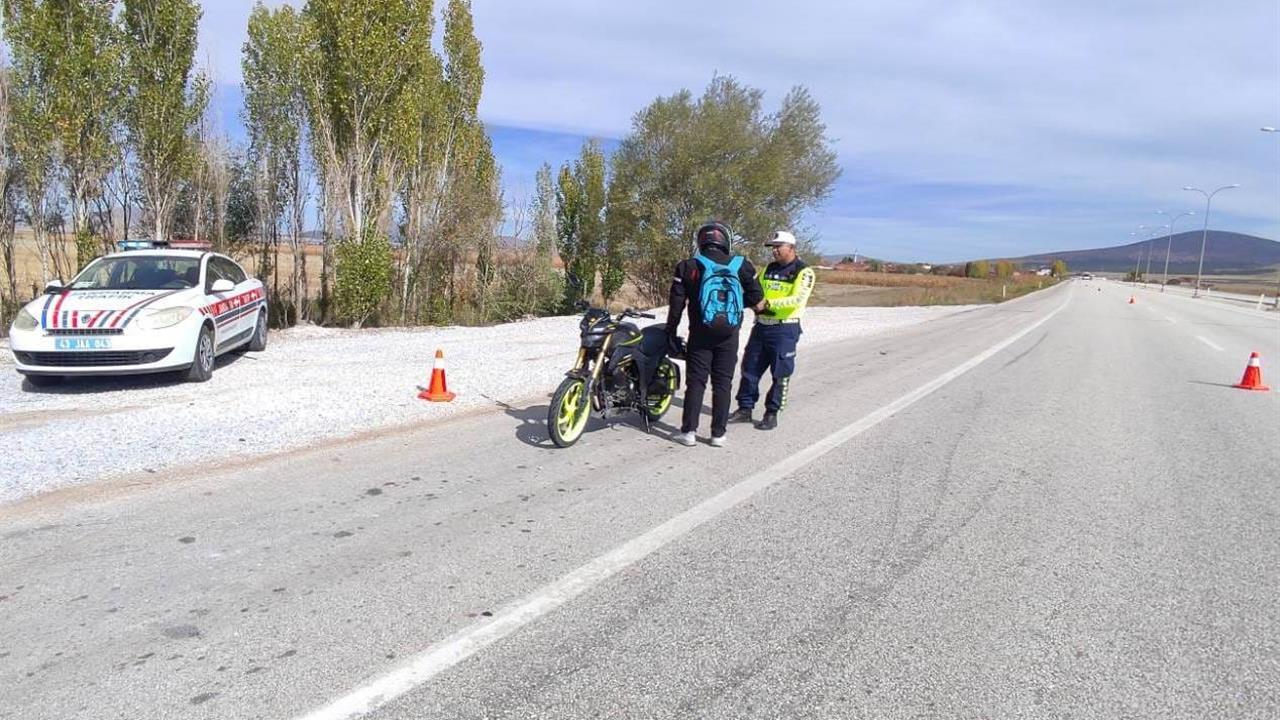 Kütahya İl Jandarma Komutanlığı, Motosiklet Sürücülerine Denetim Uyguladı