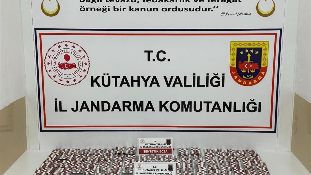 Kütahya Merkez ve Tavşanlı'da Uyuşturucu Operasyonunda 2 Tutuklama
