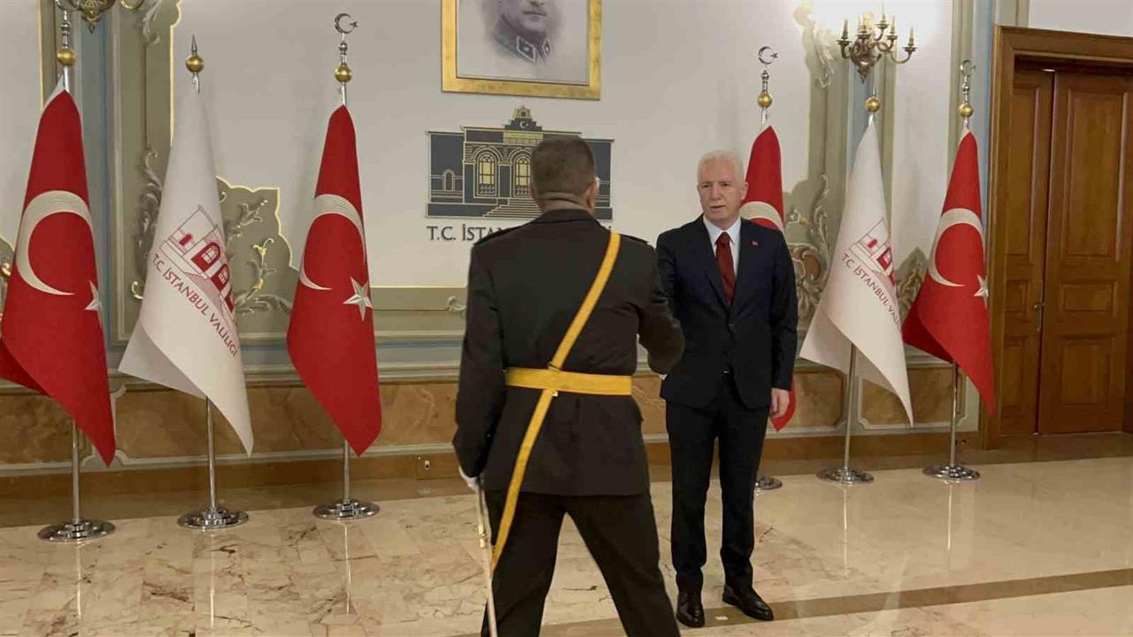 İstanbul'da Cumhuriyet Bayramı Töreninde Vali Davut Gül Tebrikleri Kabul Etti