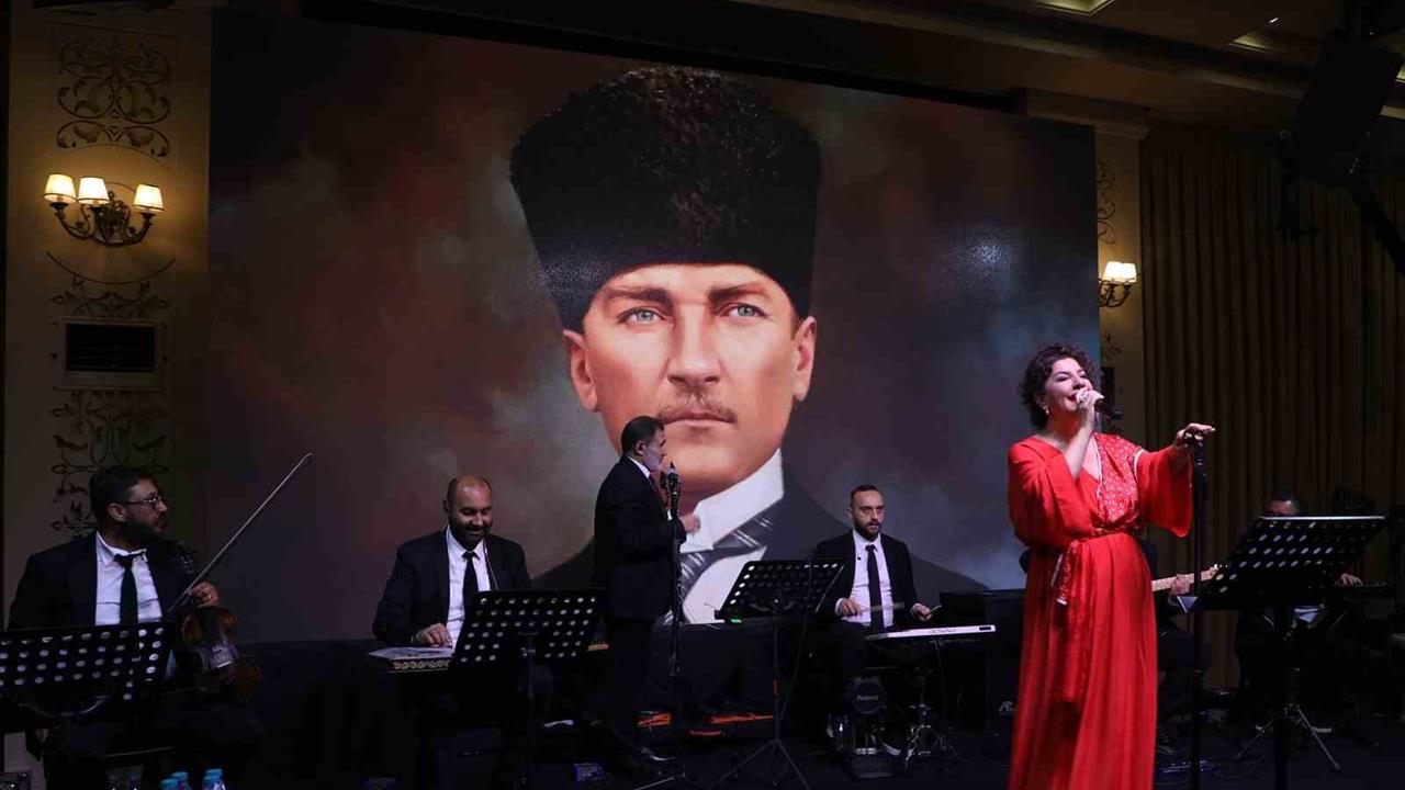 Büyükçekmece'de Cumhuriyetin 102. yılı coşkuyla kutlandı