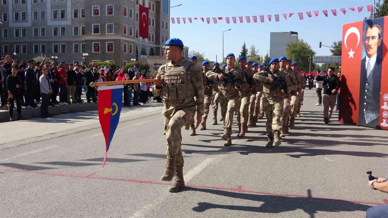 Adıyaman'da Cumhuriyet'in 102. Yılı Çeşitli Etkinliklerle Kutlandı
