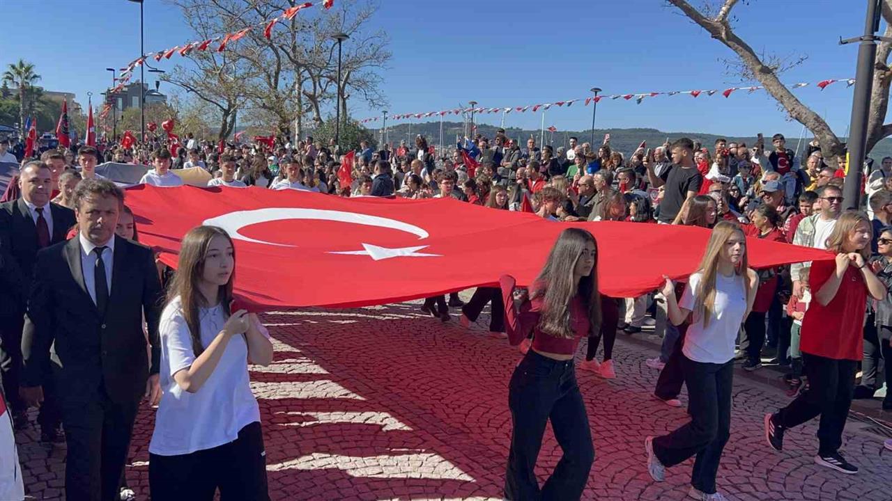 Çanakkale'de 29 Ekim Cumhuriyet Bayramı Coşkuyla Kutlandı