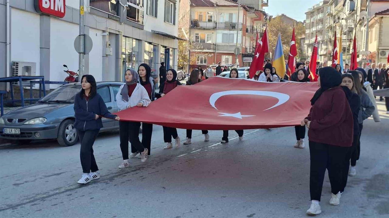 Kütahya Hisarcık'ta 29 Ekim Cumhuriyet Bayramı Yürüyüşü Yapıldı