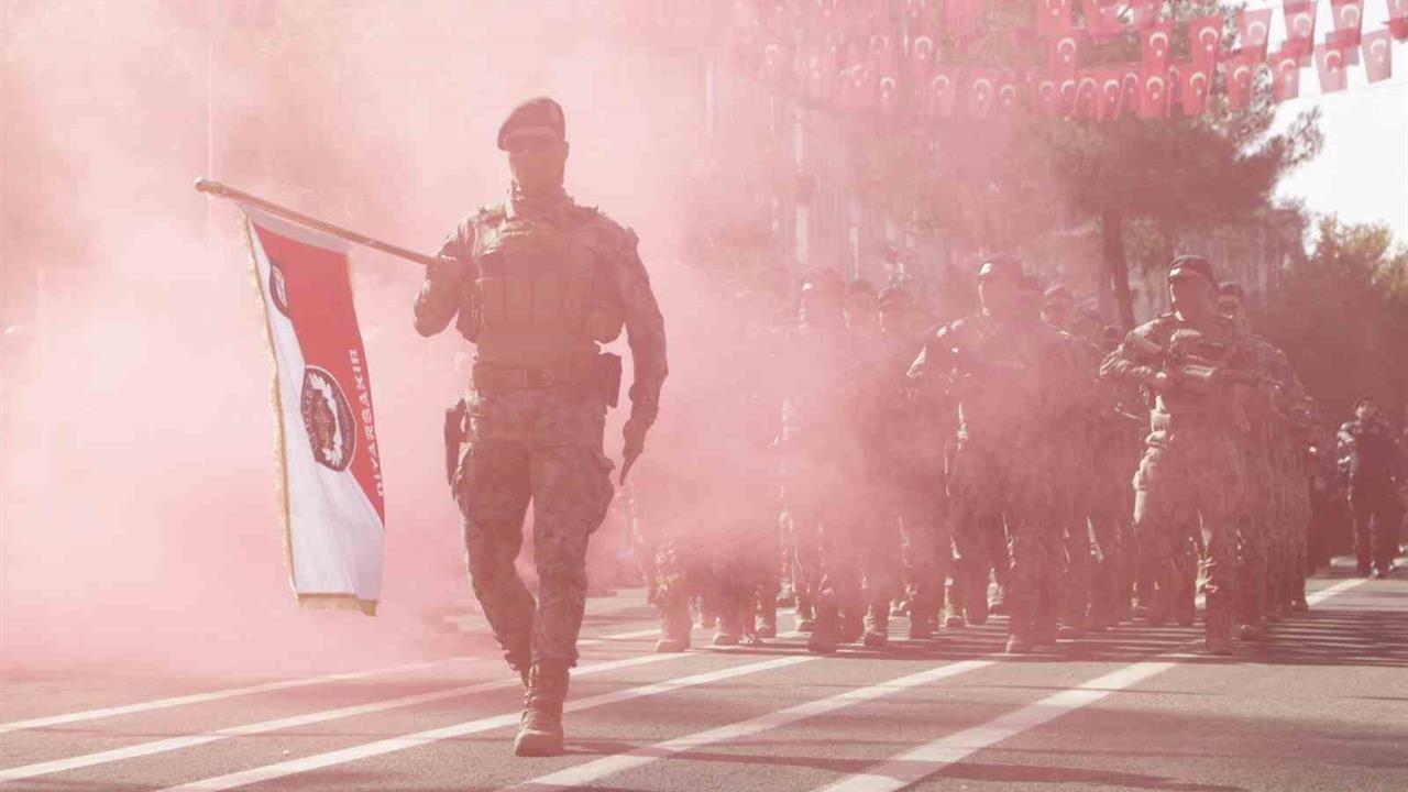 Diyarbakır Merkez'de 29 Ekim Cumhuriyet Bayramı Etkinlikleri Gerçekleştirildi