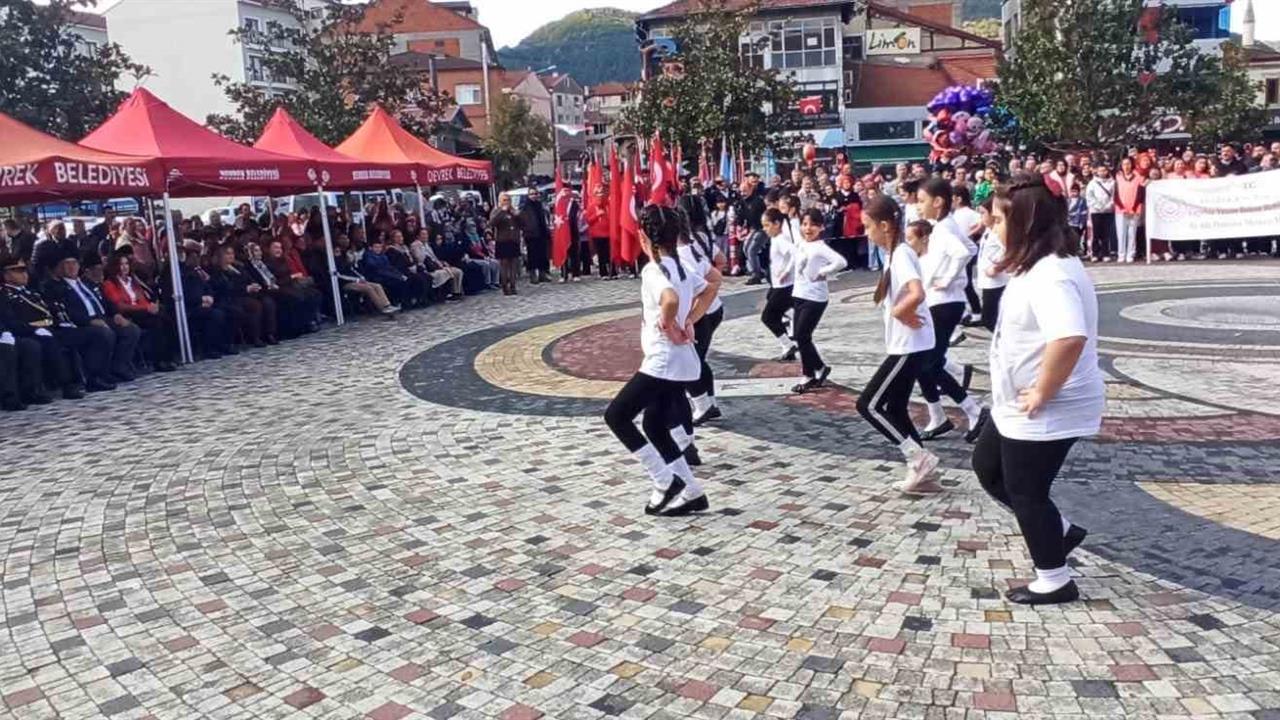 Devrek'te 29 Ekim Cumhuriyet Bayramı Coşkuyla Kutlandı