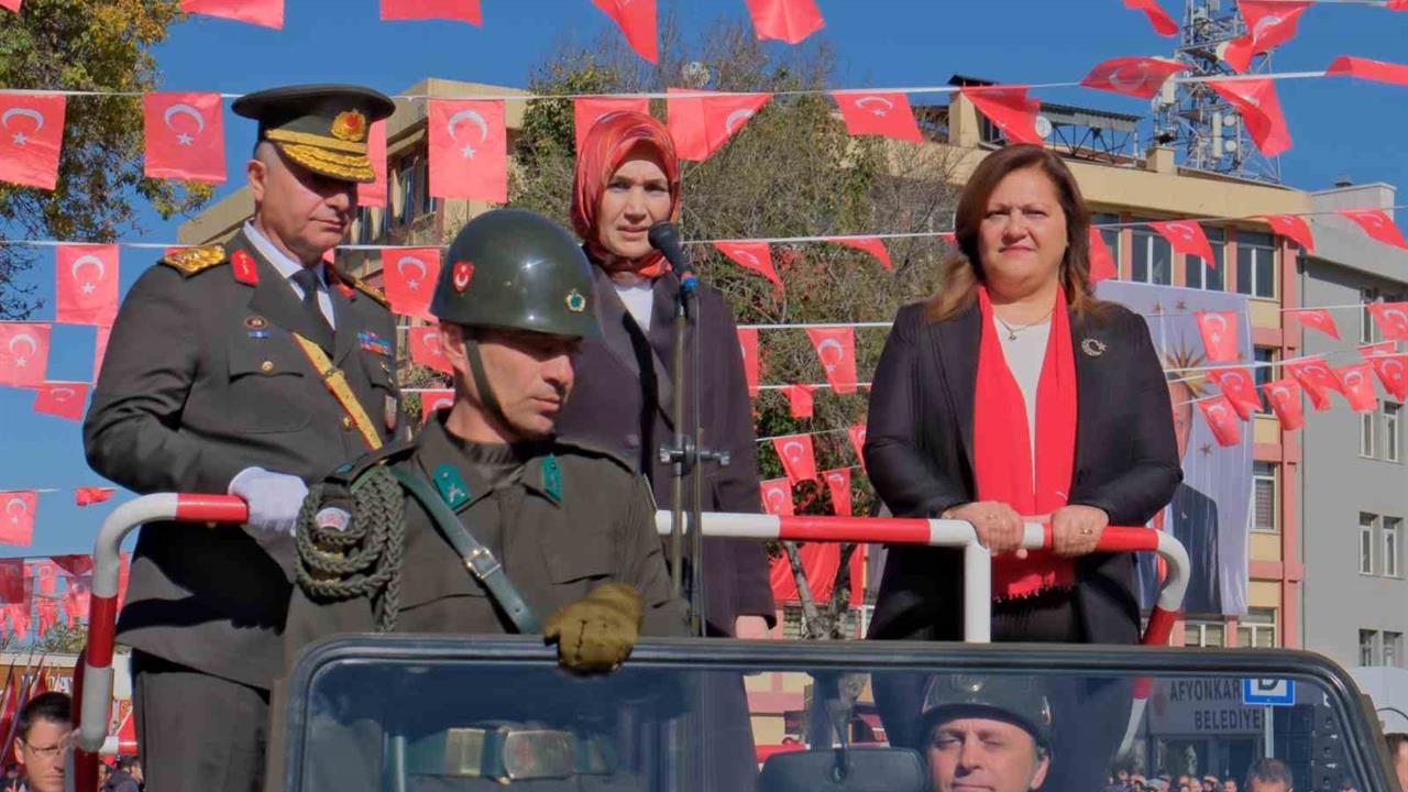 Afyonkarahisar Merkez'de 29 Ekim Cumhuriyet Bayramı Coşkuyla Kutlandı