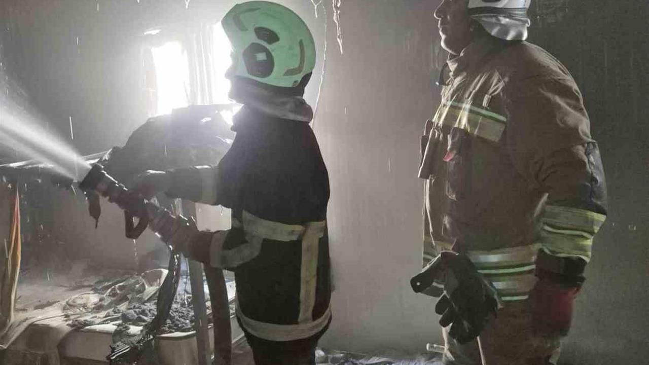 Antakya Saraykent Mahallesi'nde Konteyner Yatakhanede Yangın Çıktı