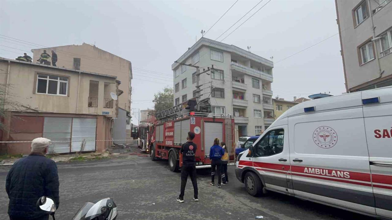 Tekirdağ Çorlu'da Bacada Çıkan Yangın, İtfaiye Ekiplerince İtişime Alındı