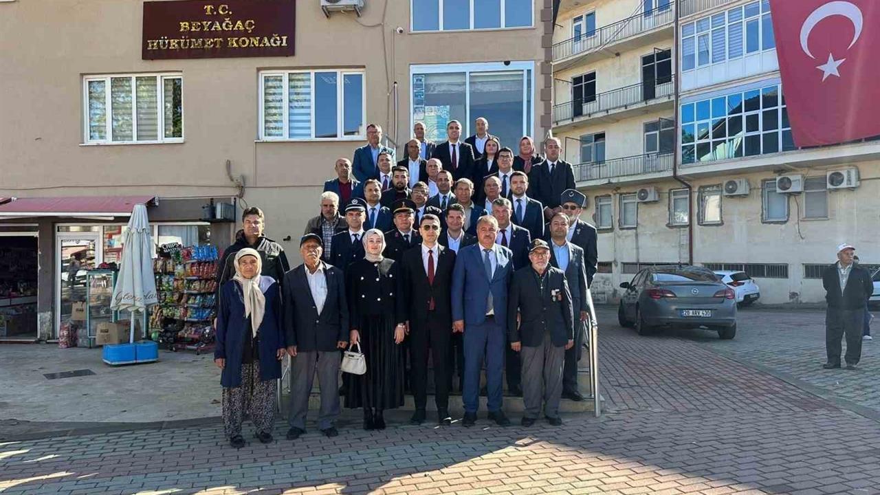 Denizli'de Başkan Pütün, 29 Ekim Cumhuriyet Bayramı'nı Coşkuyla Kutladı