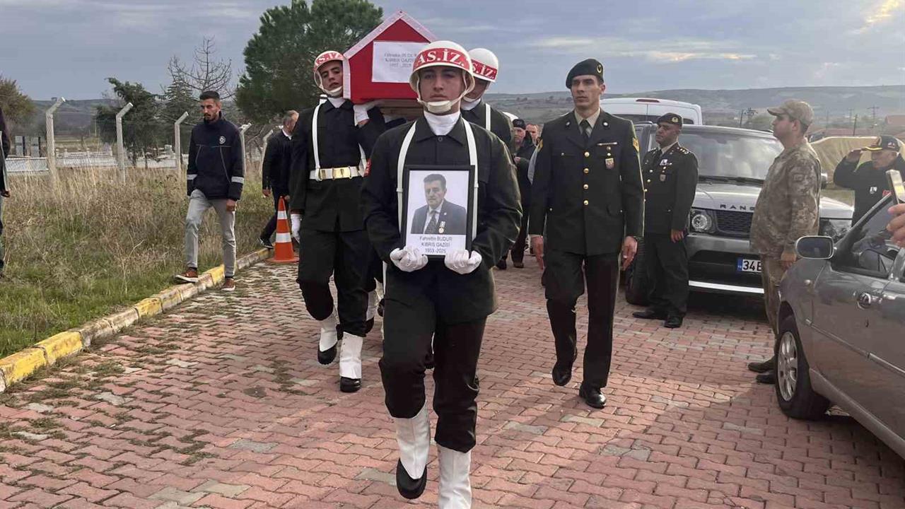 Tekirdağ Hayrabolu'da Vefat Eden Kıbrıs Gazisi İçin Cenaze Töreni Düzenlendi