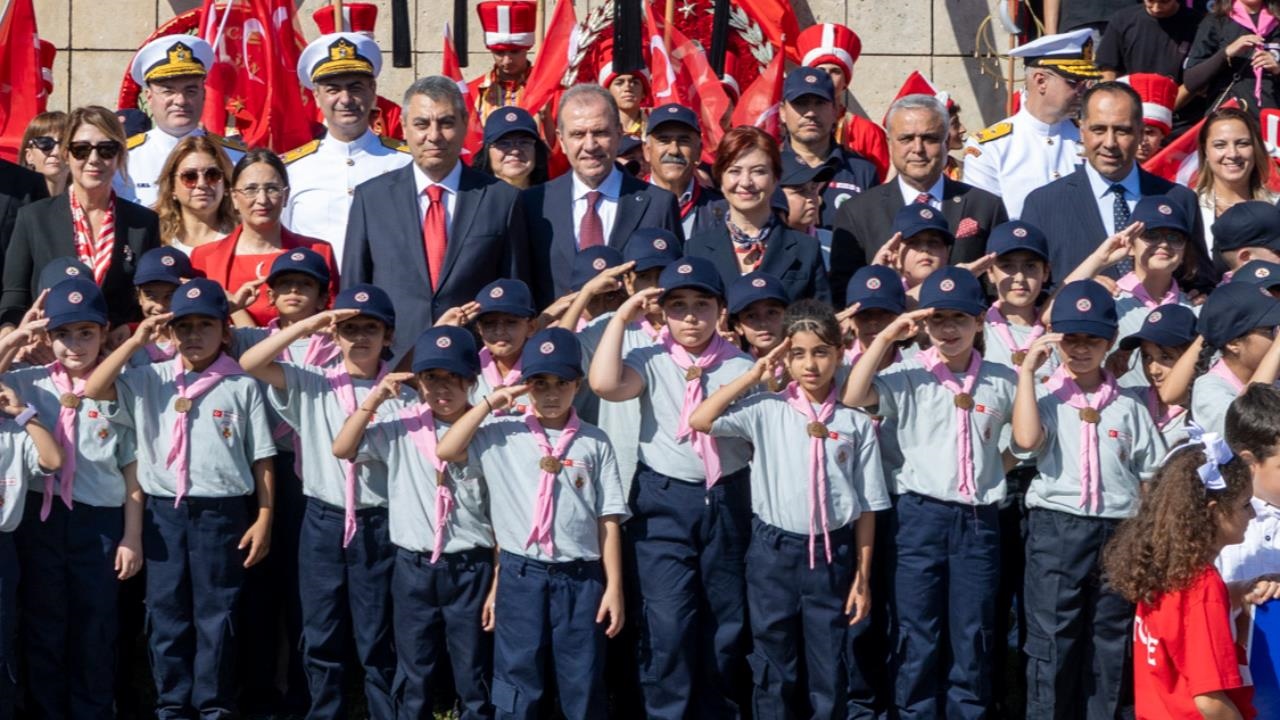 Başkan Seçer ve Meral Seçer, ‘29 Ekim Cumhuriyet Bayramı’ Kutlamalarına Katıldı