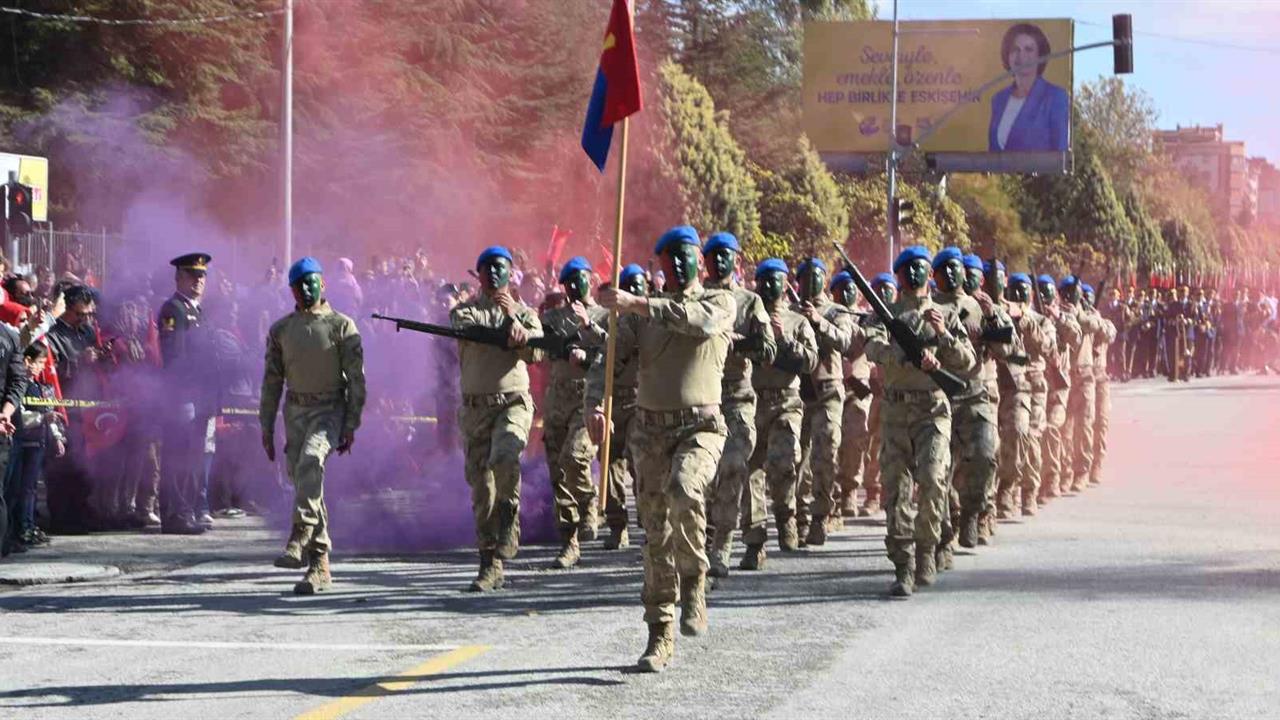 Eskişehir'de 29 Ekim Cumhuriyet Bayramı İçin Jandarma Gösterisi Düzenlendi