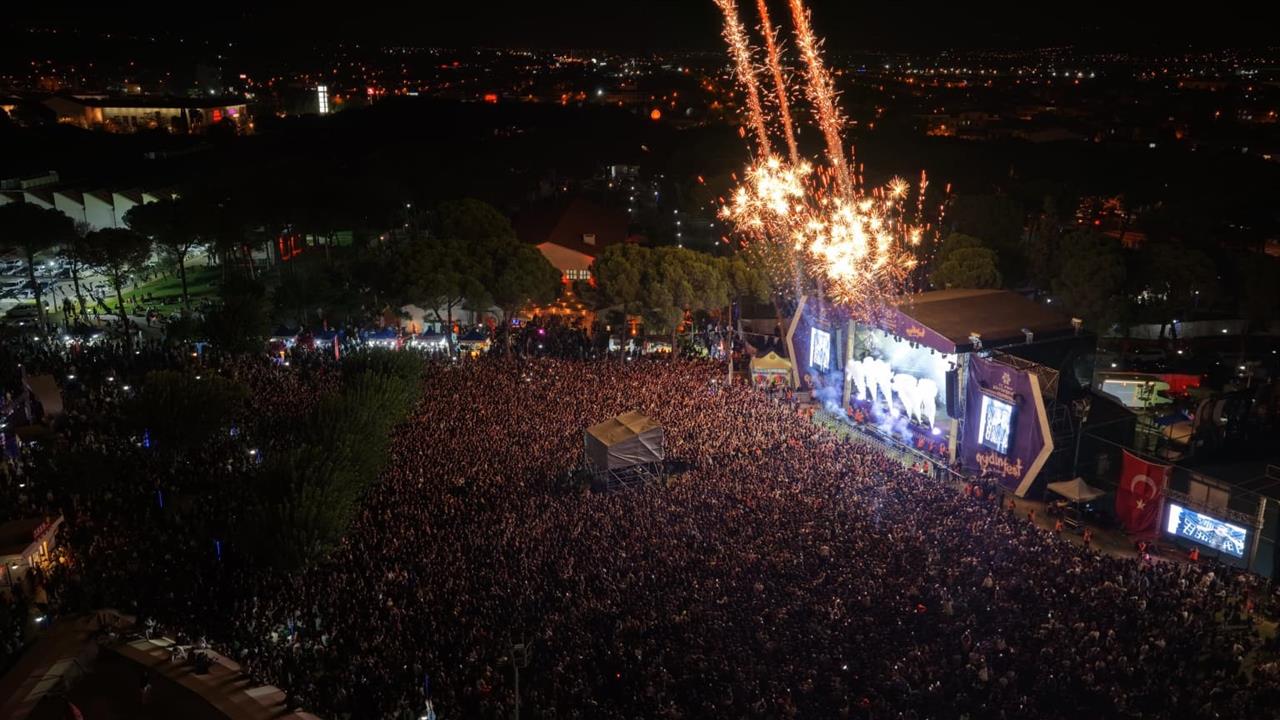 Aydın'da Aydınfest'te 60 Binden Fazla Katılımcı Bir Araya Geldi