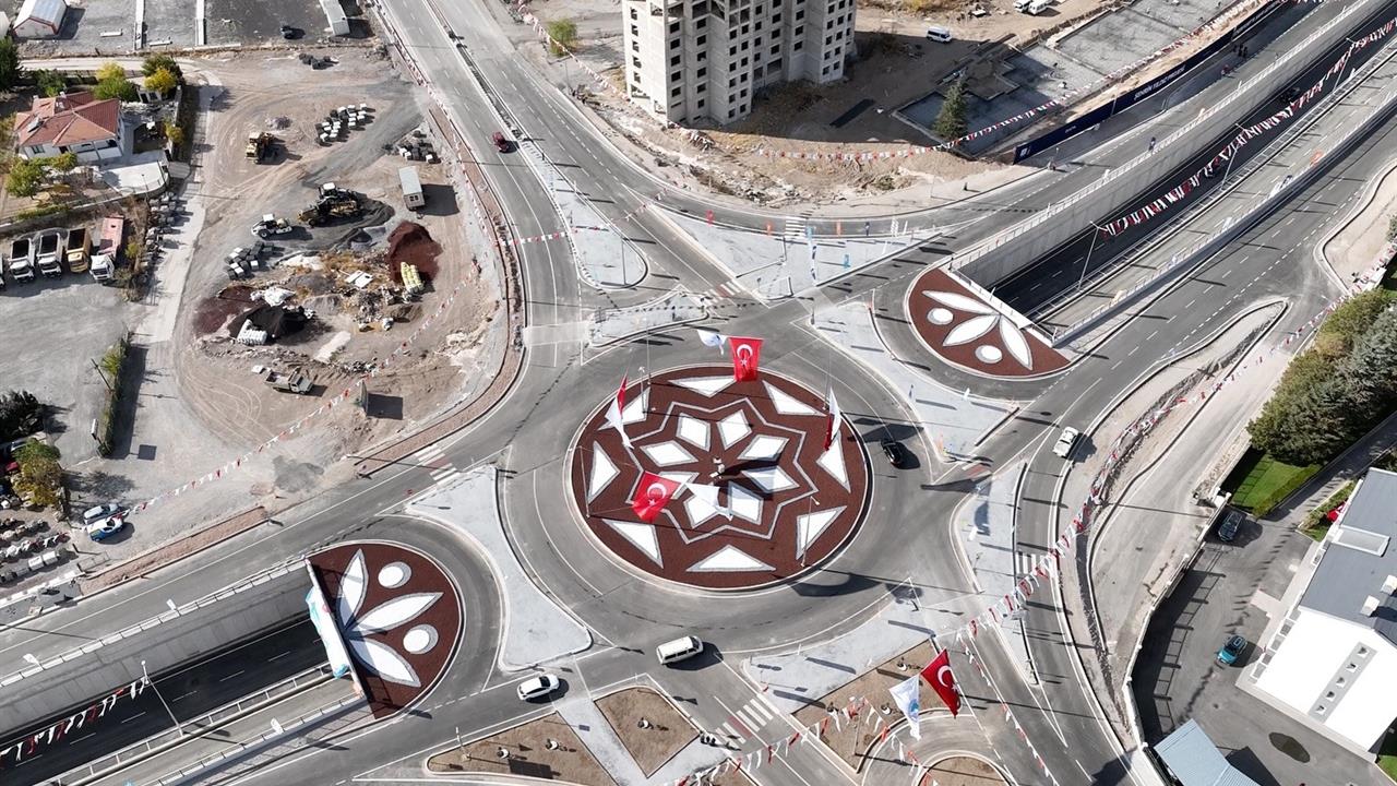 Kayseri'de 29 Ekim Katlı Kavşağı Hizmete Girdi, Projenin Maliyeti 268 Milyon TL