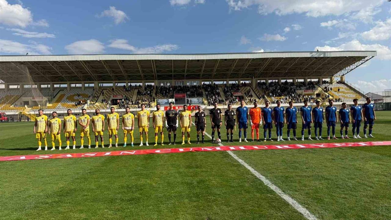 Muş'ta Gerçekleşen Ziraat Türkiye Kupası Maçında Muş Spor Kulübü, Menemen FK'yi 1-0 Yendi