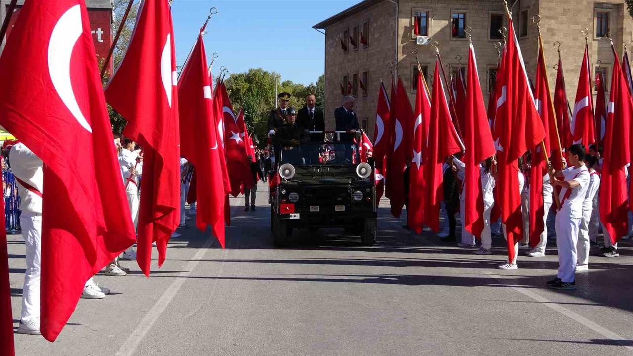 Isparta'da 29 Ekim Cumhuriyet Bayramı Coşkuyla Kutlandı