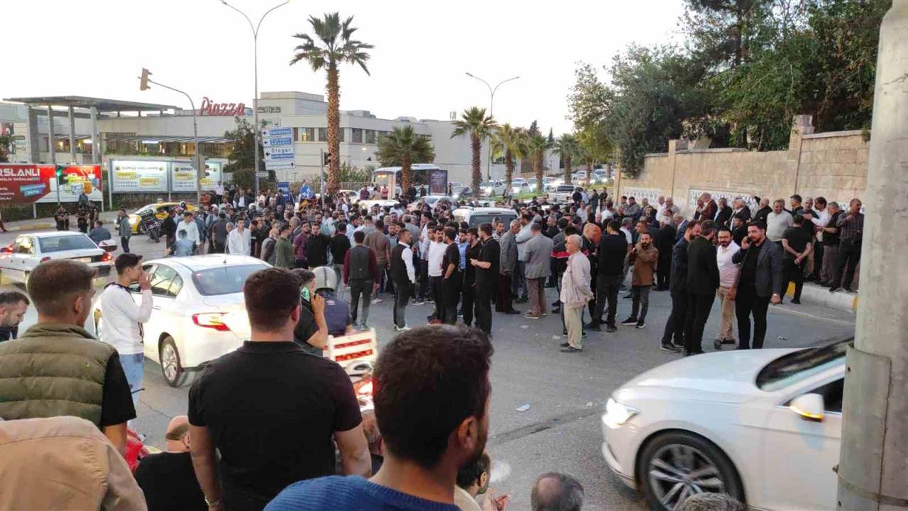 Şanlıurfa Eyyübiye'de Cenaze Defni Sırasında "Park Cezası" Nedeniyle Kavga: 9 Yaralı
