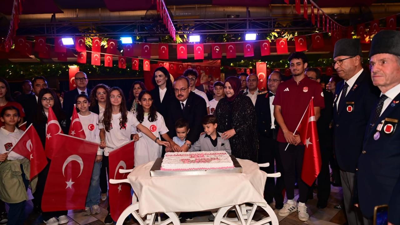 Aydın'da 29 Ekim Cumhuriyet Bayramı İçin Resepsiyon Düzenlendi
