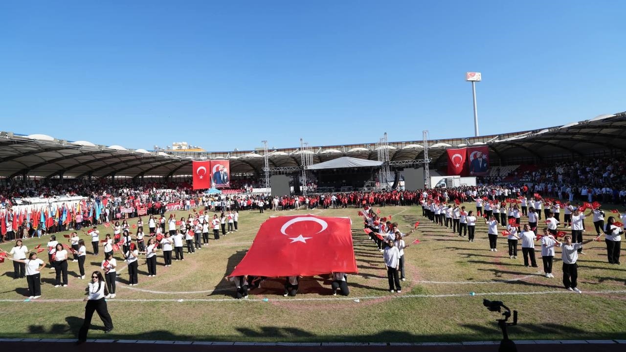 Atatürk Gösteri Merkezinde Cumhuriyet Bayramı Kutlamalarına Yoğun İlgi