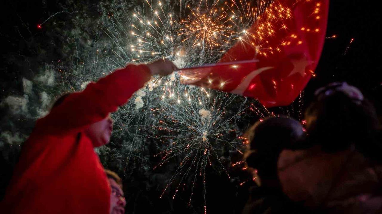 Kuşadası'nda Cumhuriyet Bayramı'nda Coşkulu Kutlama Gerçekleşti