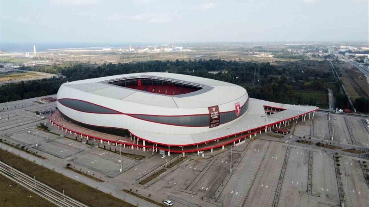 Samsun'da 19 Mayıs Stadyumu'nda Bakım ve Onarım Çalışmaları İlerliyor