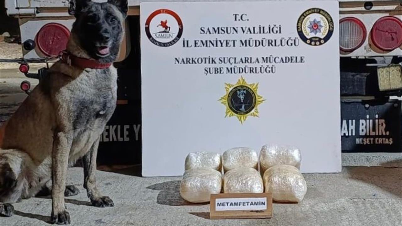 Samsun'da Kamyonette Ele Geçirilen Uyuşturucuda 4 Kilo Metamfetamin Bulundu