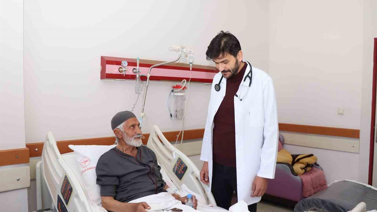 Erzurum Oltu'da Acil Serviste Yapılan Müdahale ile Hasta Kurtarıldı