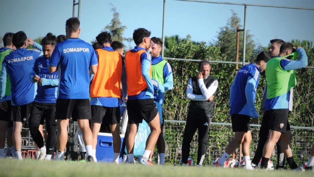 Somaspor, Manisa'da Adanaspor ile Yapacağı Maç İçin Hazırlıklarını Sürdürüyor