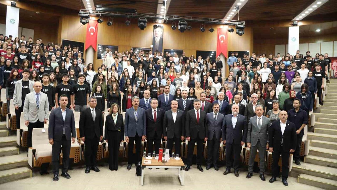 Adana'da Şair Arif Nihat Asya'nın Vefatının 50. Yılı İçin Anma Etkinliği Düzenlendi