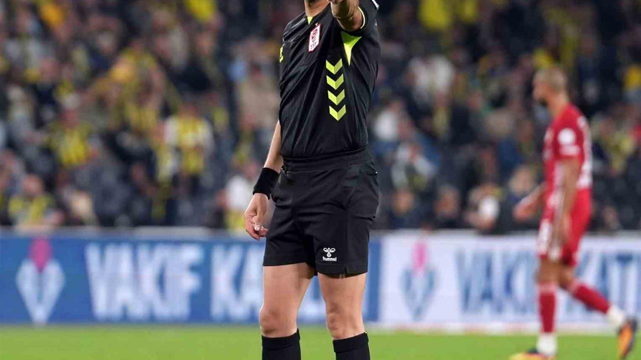 İstanbul'da Hakem Ali Yılmaz İlk Derbisinde Görev Alacak