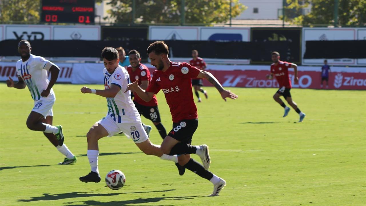 Şanlıurfa Karaköprü'de Çaykur Rizespor, Karaköprü Belediyespor'u 3-0 Yendi