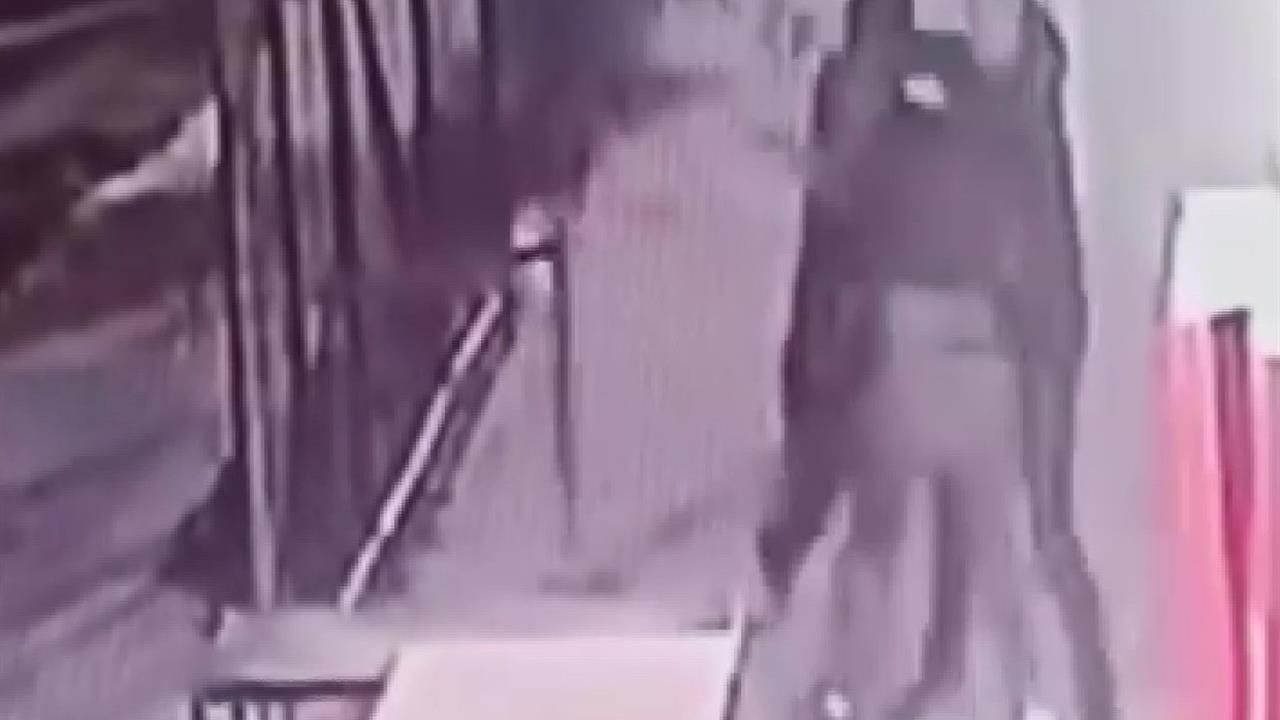 Adana Yüreğir'de 3 Lise Öğrencisi Parkta Saldırıya Uğradı