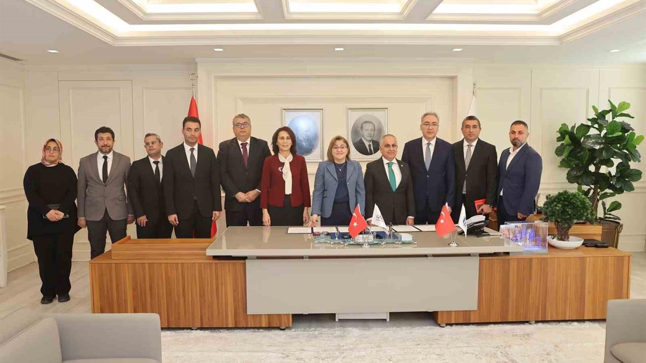 Gaziantep'te Büyükşehir Belediyesi ve Üniversite Arasında Protokol İmzalandı