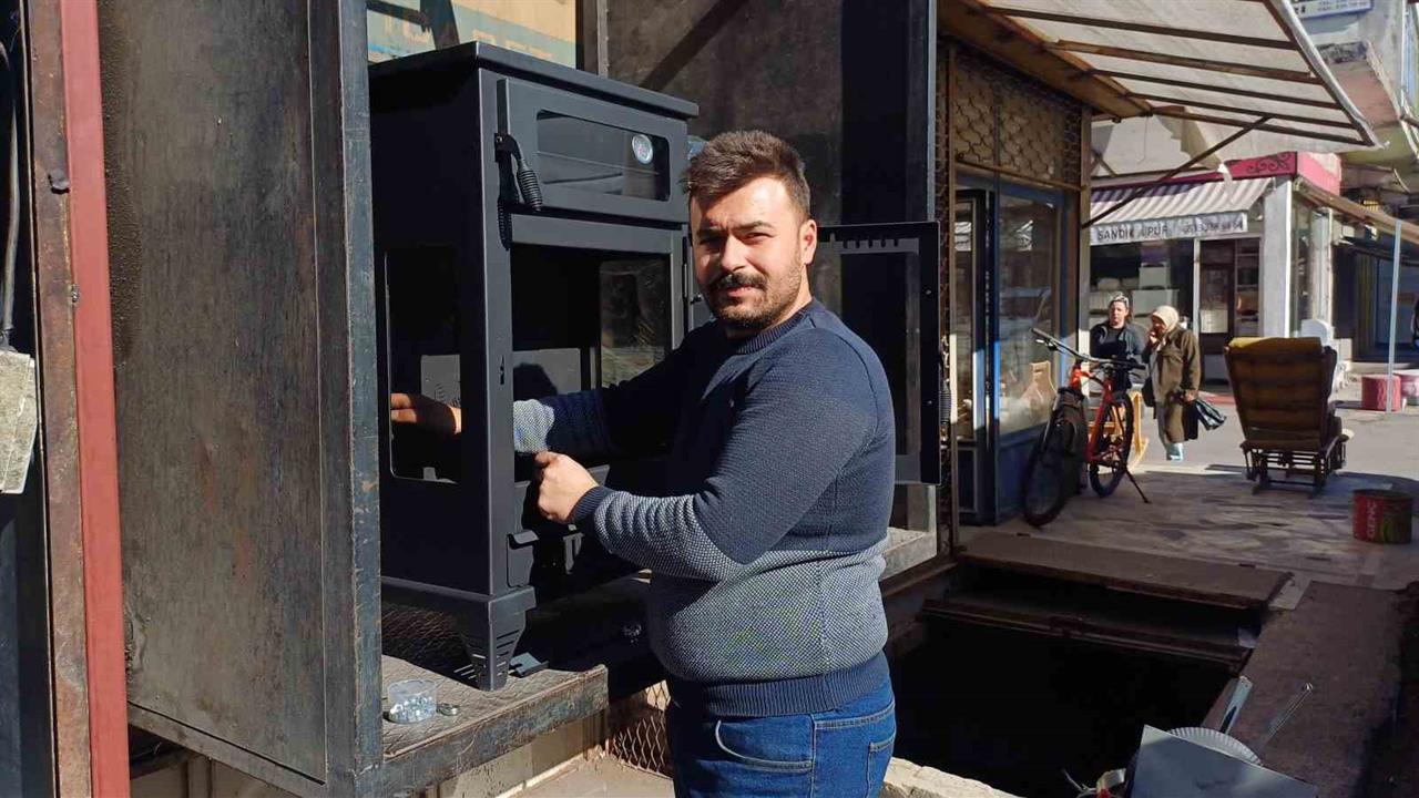 Kayseri'de Havaların Soğumasıyla Soba Satışlarında Artış Gözlemlendi