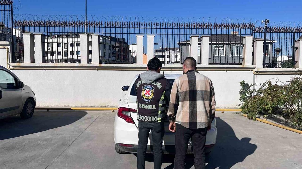 İstanbul Arnavutköy'de Kırmızı Işıkta Geçen Sürücü, Çocukları Tehlikeye Attı