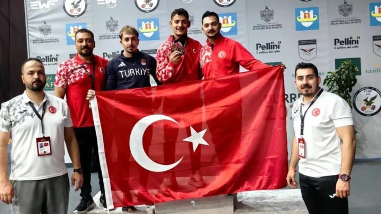 Halter Milli Takımımız Madalyaya Doymuyor