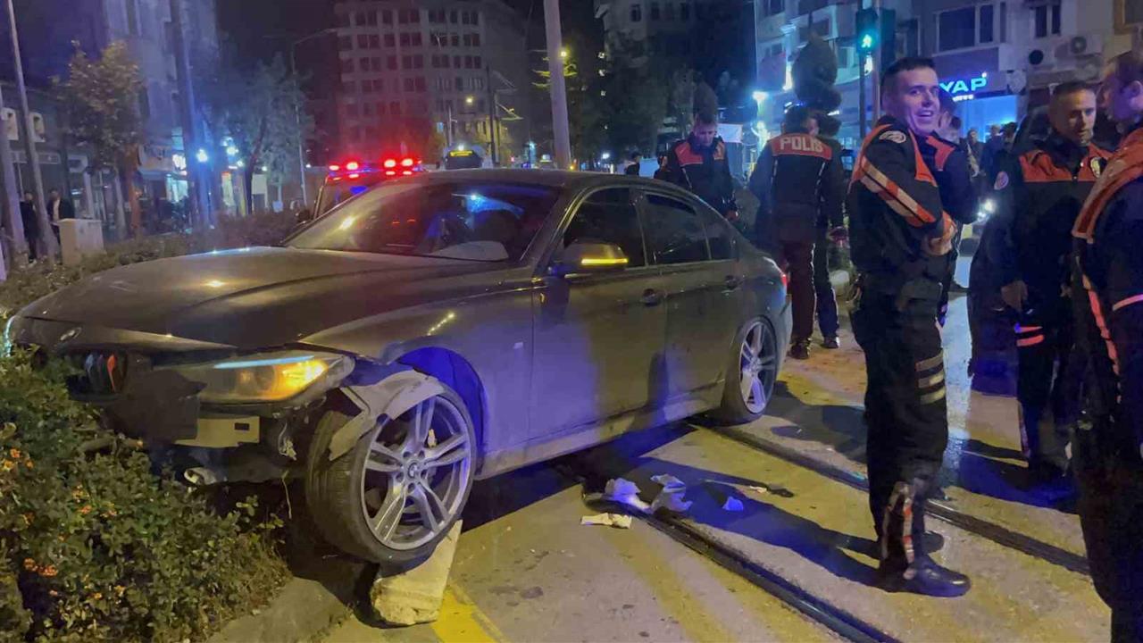 Eskişehir'de Polisin İhtarı Sonrası Uyuşturucu Bulunan Araçta Sürücü Yakalandı