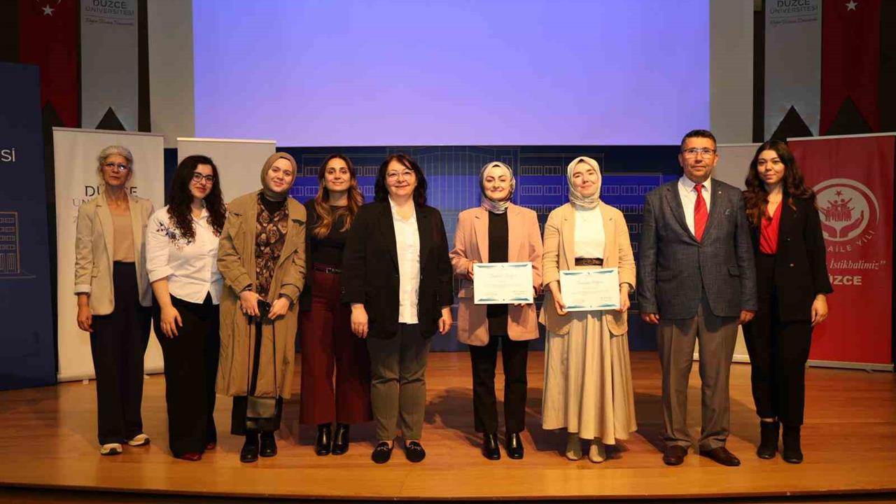 Düzce Üniversitesi'nde Aile Sosyal Hizmetler Konferansı Düzenlendi