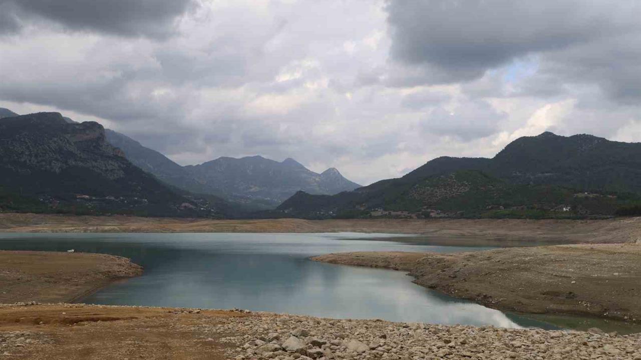 Adana Kozan'da Kuraklık Nedeniyle Barajın Doluluk Oranı Düşüyor