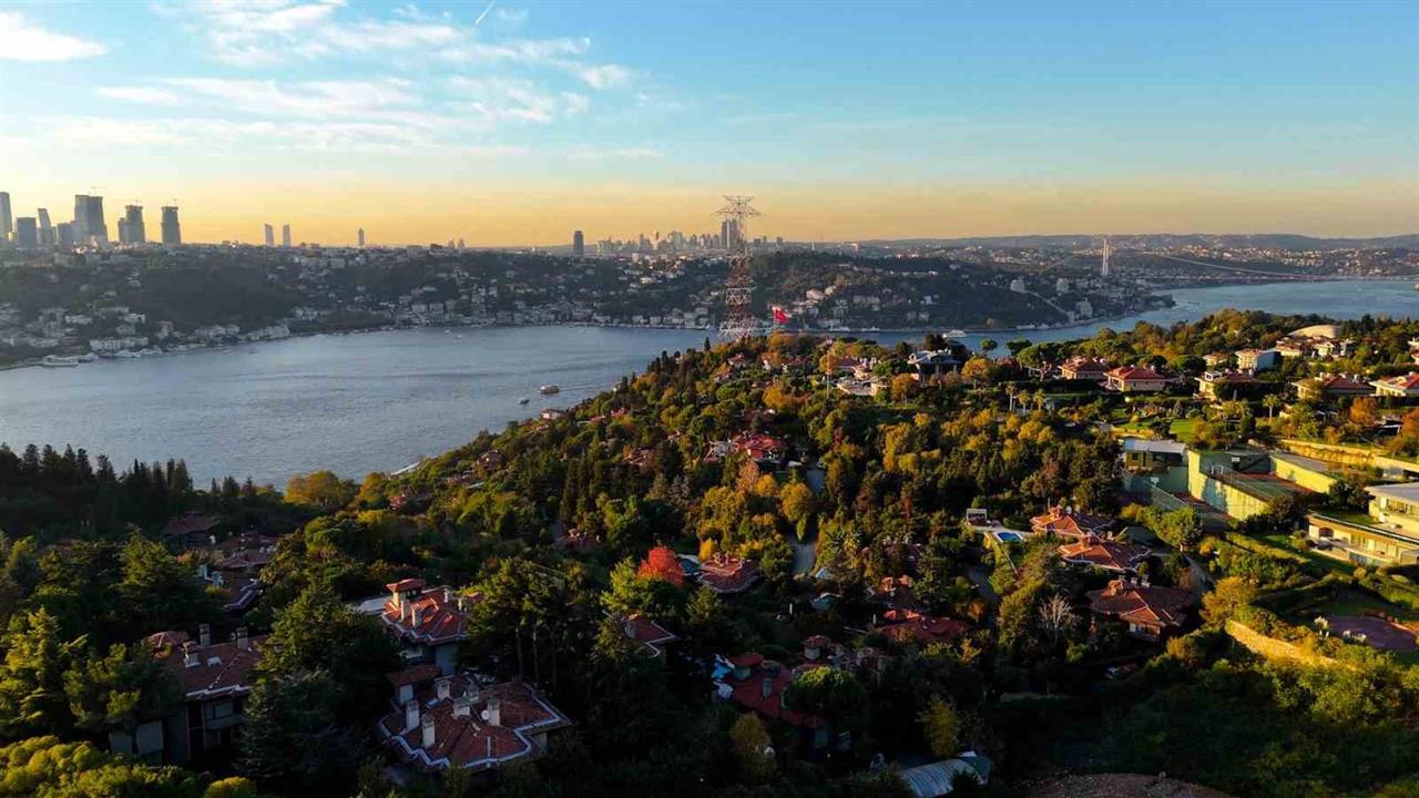 İstanbul Üsküdar Kandilli'de Sonbahar Manzaraları Göz Kamaştırıyor