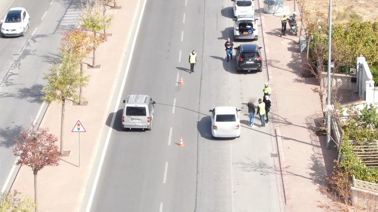 Konya Meram'da Polisi Görünce Sürücü Değiştiren Şahıslara Cezalar Kesildi