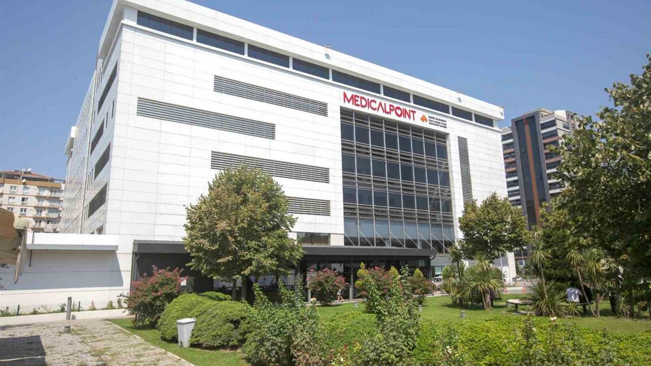 İzmir Ekonomi Üniversitesi Medical Point, Türkiye’nin Altın Markası Seçildi