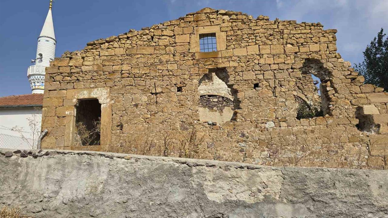 Yozgat Sorgun'daki Garipler Köyü Kilisesi 300 Yıldır Ayakta