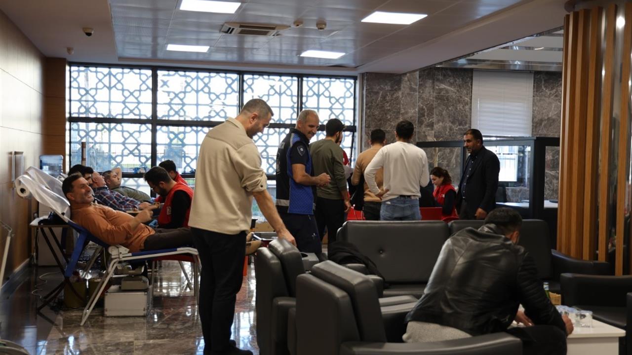 Kartepe'de Düzenlenen Kan ve Kök Hücre Bağış Kampanyasında Bilgilendirme Yapıldı
